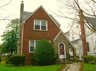 321 Houston Ave, Mineola, NY 11501