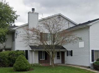 57 Red Barn Rd, Matteson, IL 60443