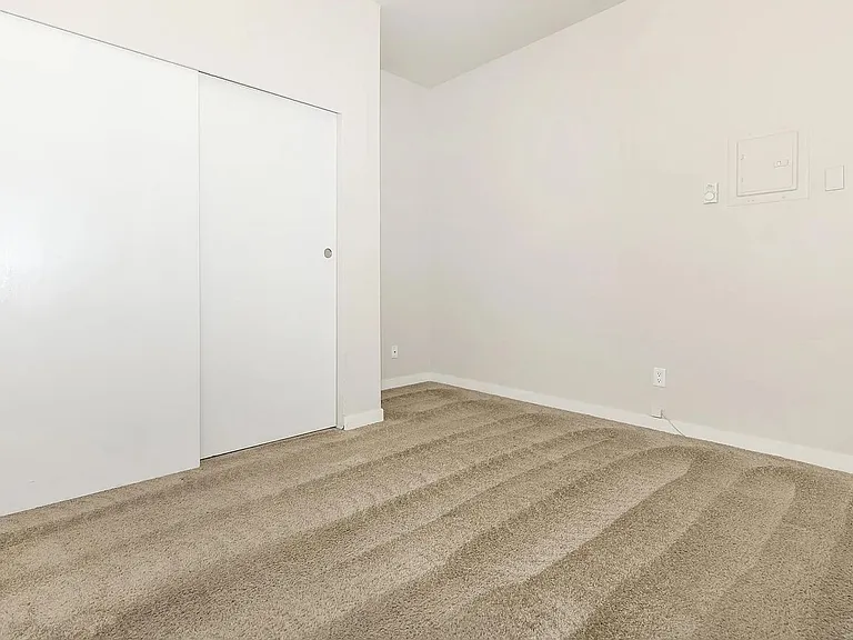 100 on 6th *Limited Time Concession: Now Offering 1 Months Free Rent* — Photo 38