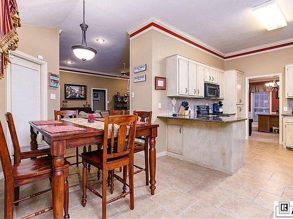 3rd image of 633 Zephyr Ln