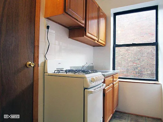 Rented by MPGL Realty Corp | media 27