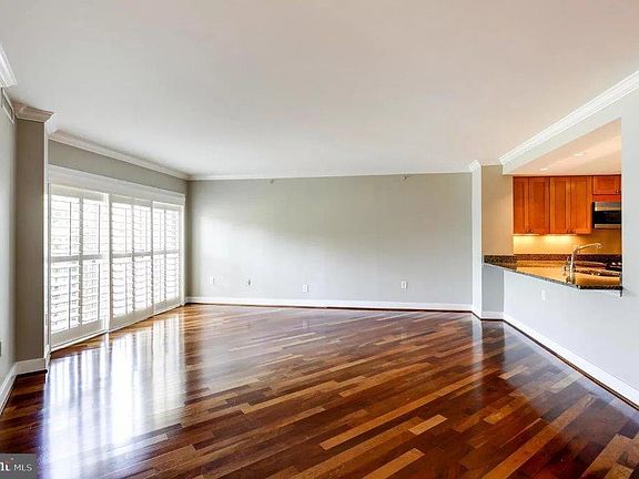 3rd image of 5 Park Pl APT 218