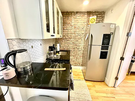 Rented by Pear NYC LLC | media 10