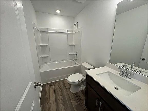 5th image of 6108 Vaughnmere Way