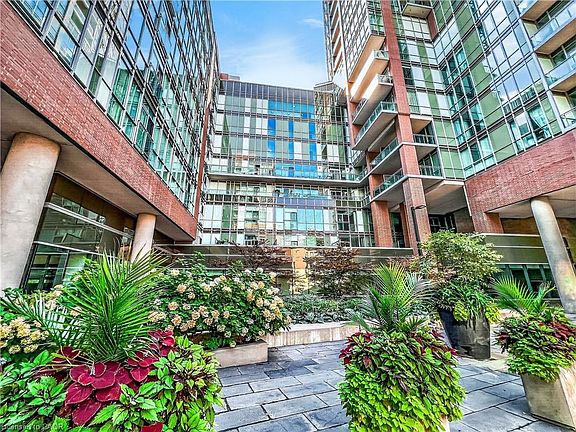 2nd image of 112 George St #1202
