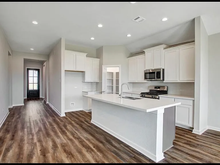 7518 Coral Lake Dr — Photo 9