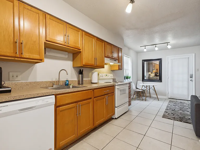 4308 Belvedere St #101 — Photo 4