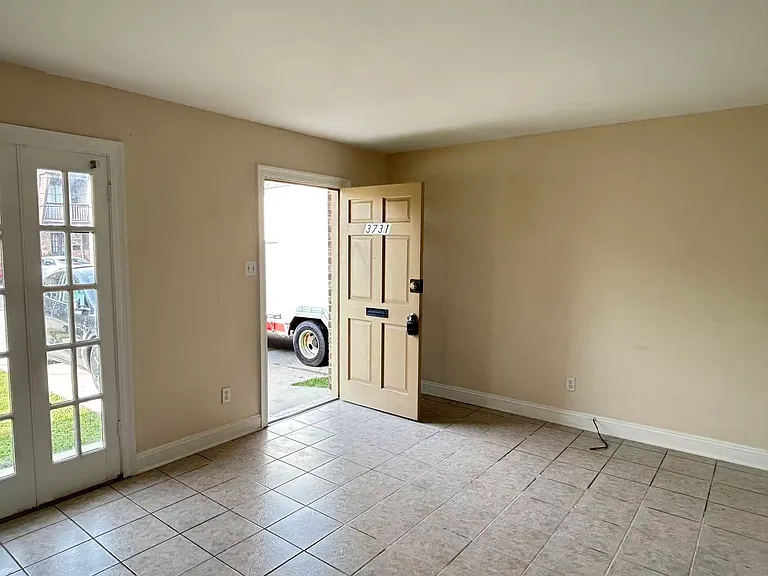 3731 Bunkerhill Dr — Photo 7