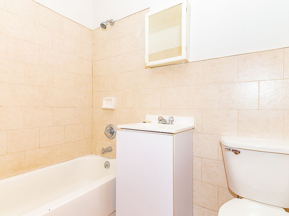 2nd image of 1119 Bergen St APT 3A