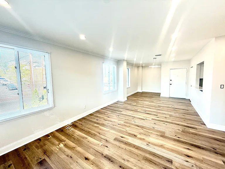 200 Paterson Ave #A1 — Photo 20