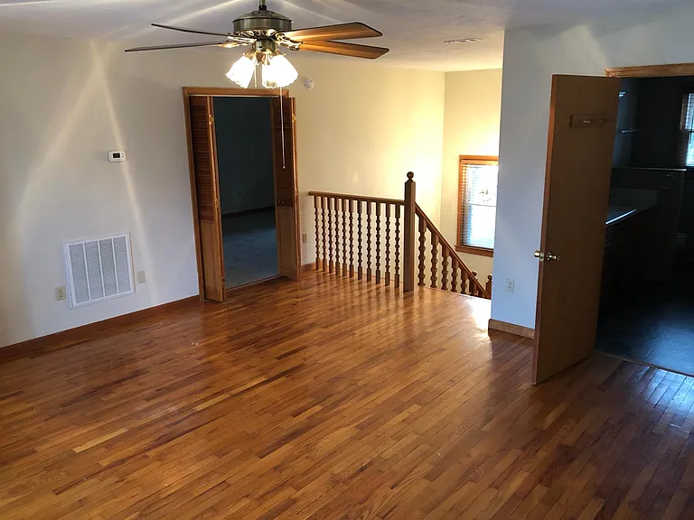 120 Womack Ave — Photo 3