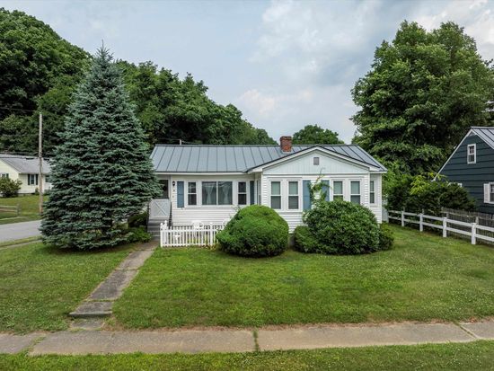 11 Steuben Street, Bellows Falls, VT 05101