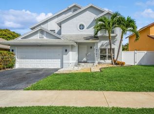 9761 SW 9th Ct, Pembroke Pines, FL 33025