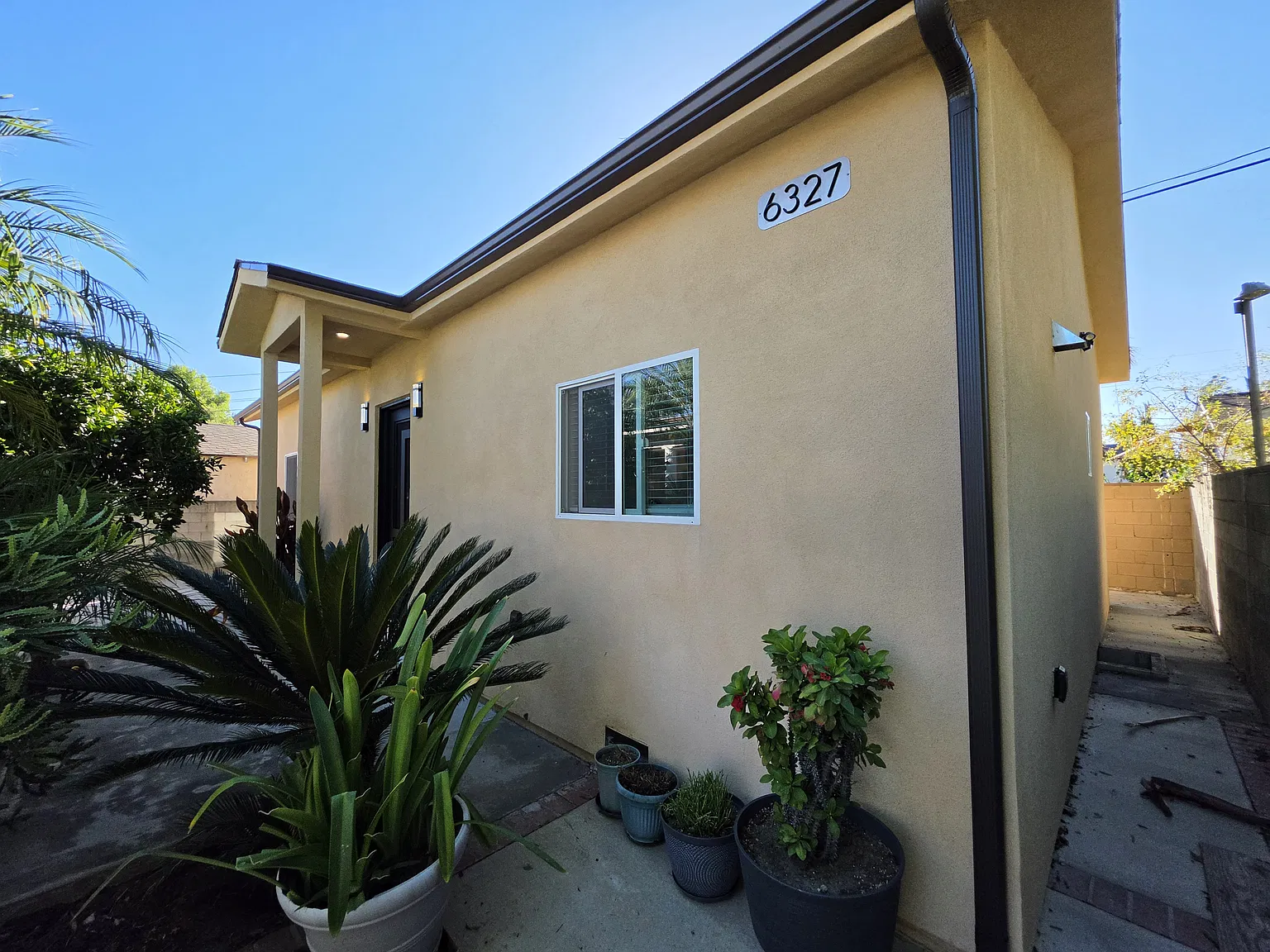 2 bed, 1000 sqft, $3,500 — Photo 2