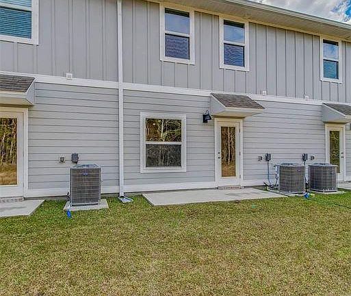 4th image of 1514 Farragut Way
