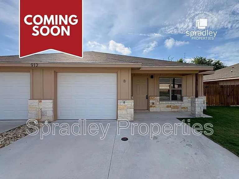 1004B Menard Ct — Photo 1