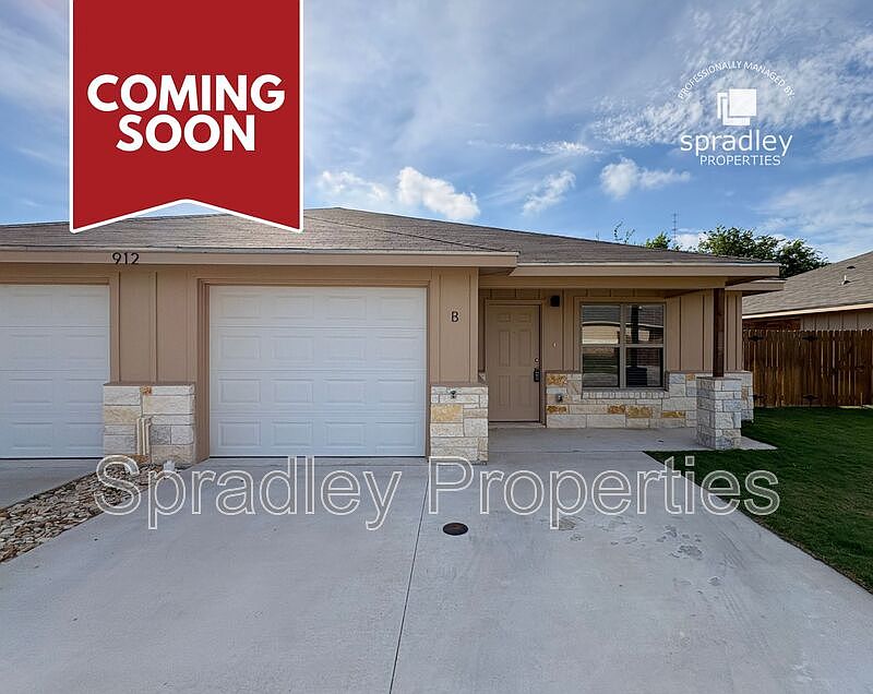 1st image of 1004B Menard Ct