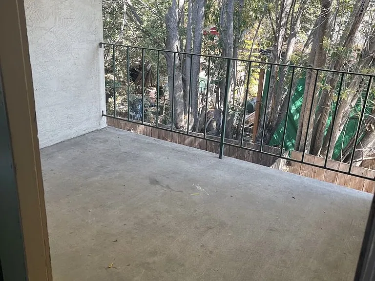 Dixon Townhouse — Photo 75