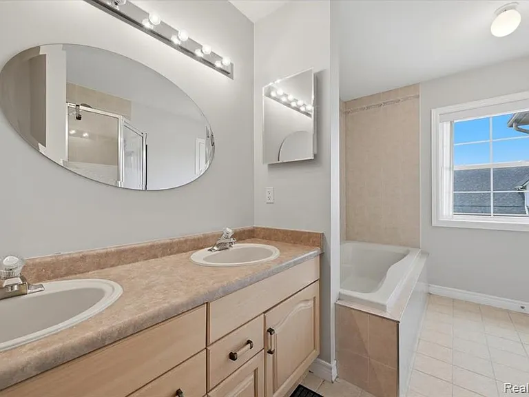 1765 Townsend St — Photo 27