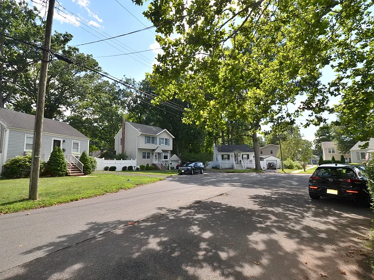 22 Tulip Ct — Photo 14