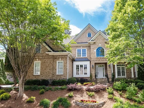 915 Glengate Pl, Sandy Springs, GA 30328