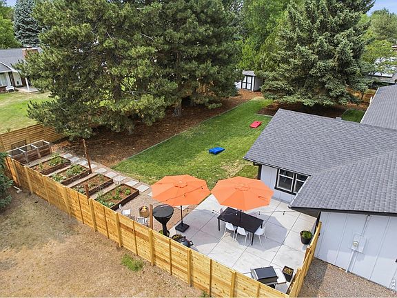 3rd image of 1433 Pikes Peak Ave