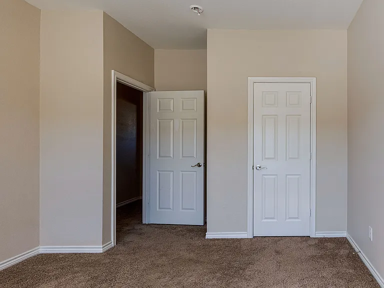 5509 Soledad Dr — Photo 16