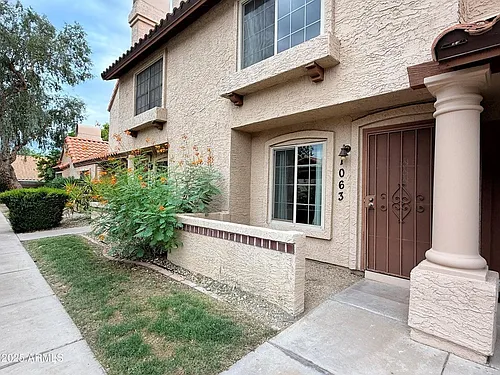 4901 E Kelton Ln Photo 1