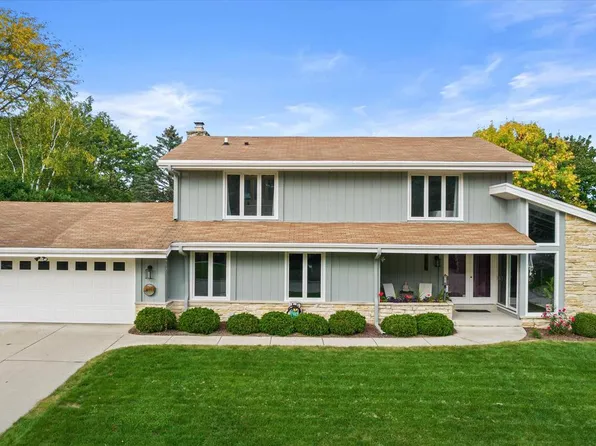 8818 Greenmeadow LANE, Greendale, WI 53129
