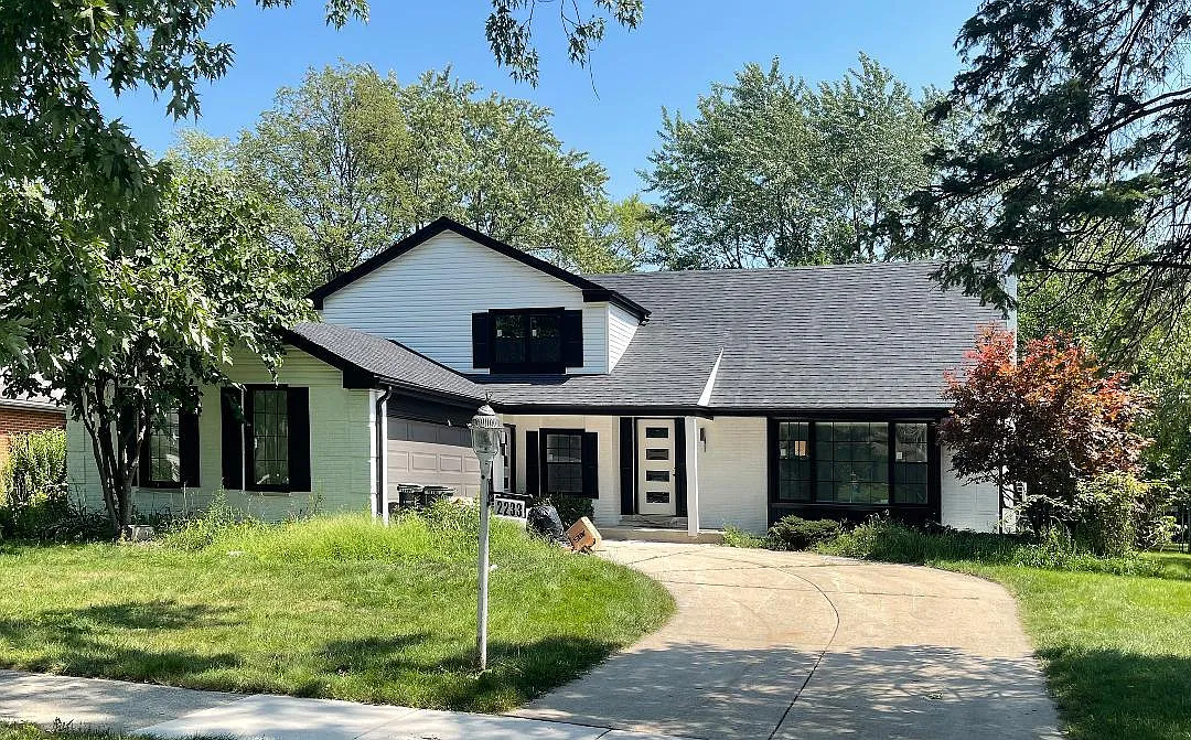 2233 Strawberry Ln photo 1