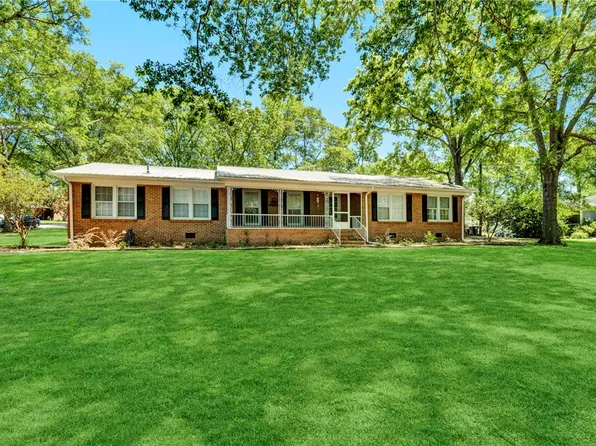 302 Forest Ln, Belton, SC 29627