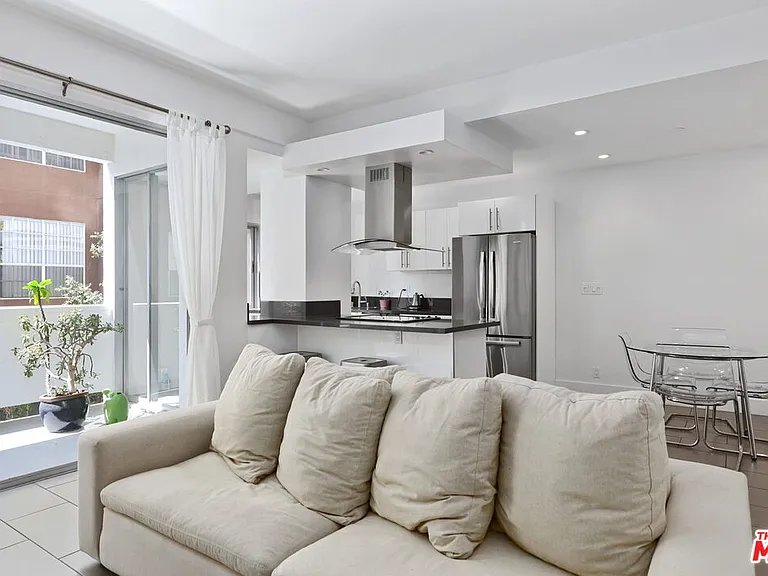 7250 Franklin Ave #414 — Photo 7