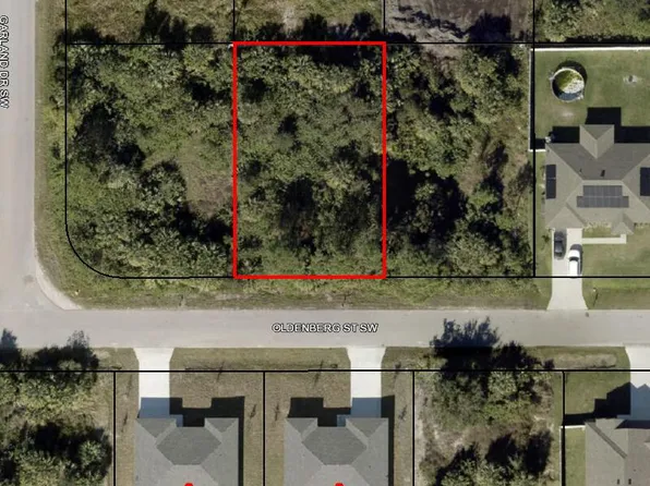 559 Oldenberg St SW, Palm Bay, FL 32908