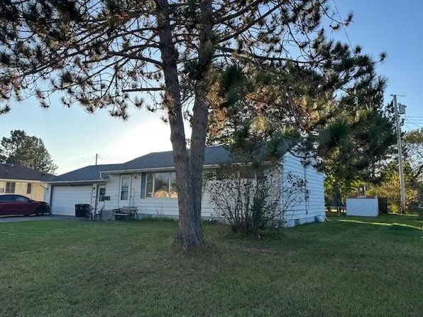 35 Garden Cir, Babbitt, MN 55706