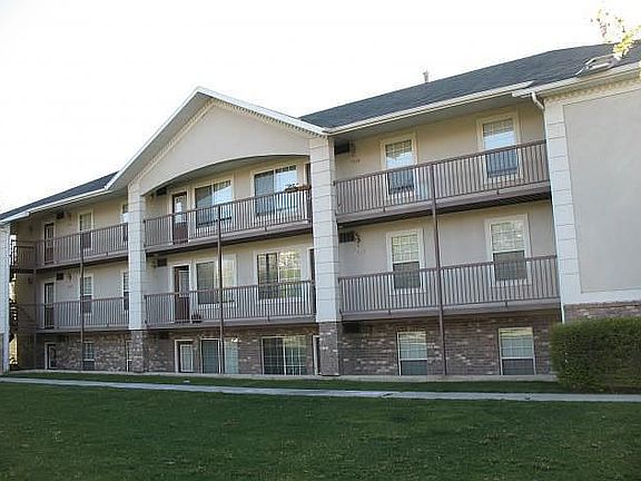 3rd image of 1521 S 175 E #68
