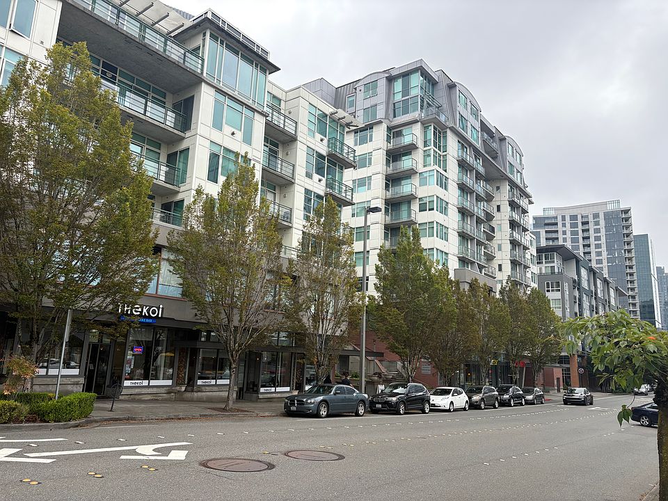 1st image of 1100 106th Ave NE APT 810