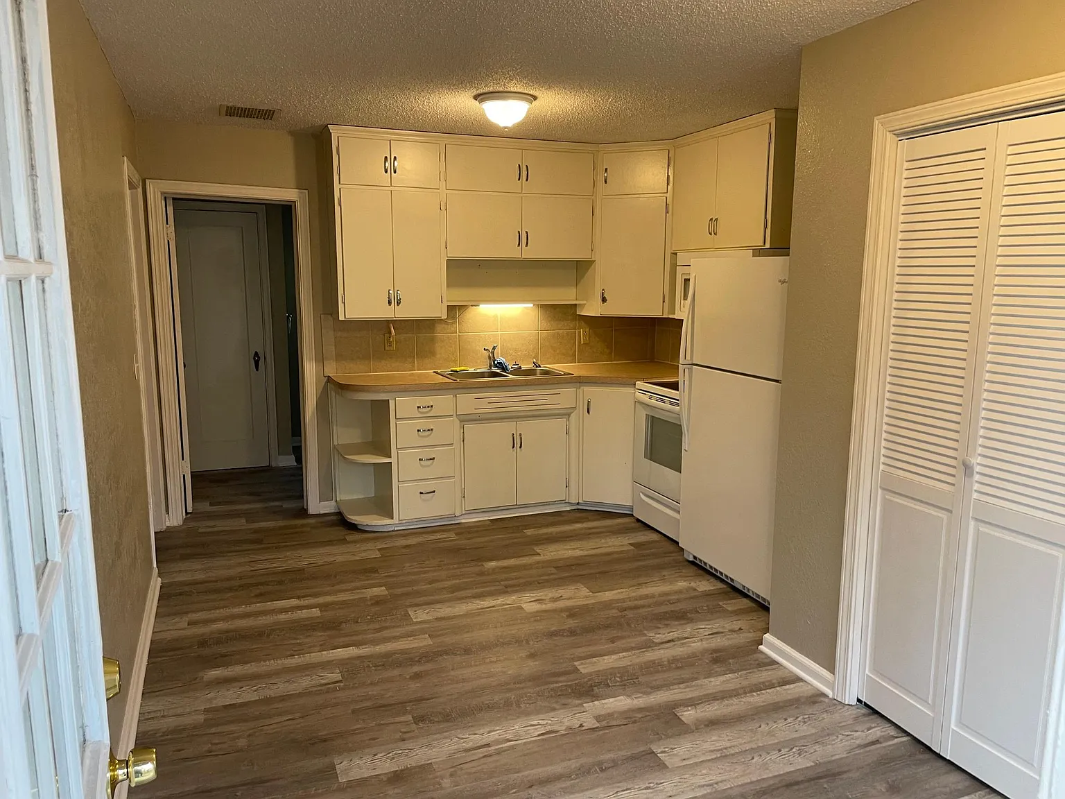 3 bed, 1102 sqft, $1,450 — Photo 4