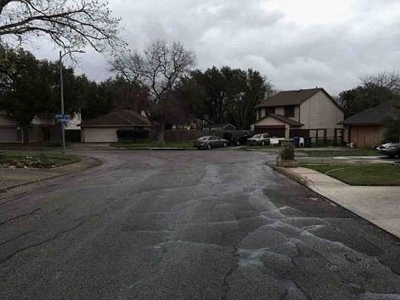 Exterior Neighborhood (street photo)