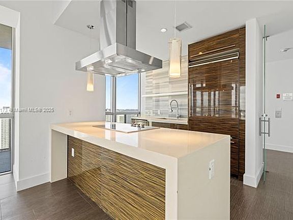 4th image of 1100 Biscayne Blvd Unit 4005