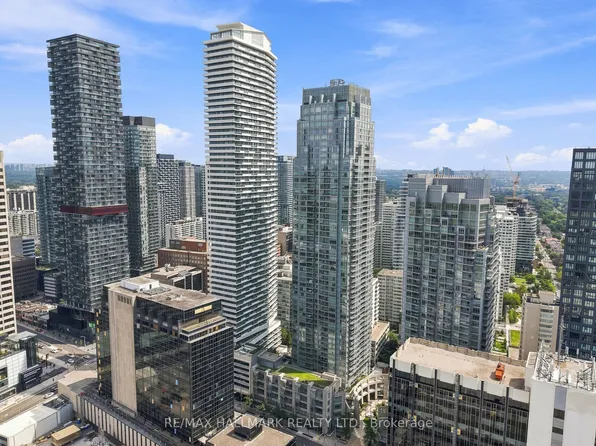 2191 Yonge St #403, Toronto, ON M4S 3H8