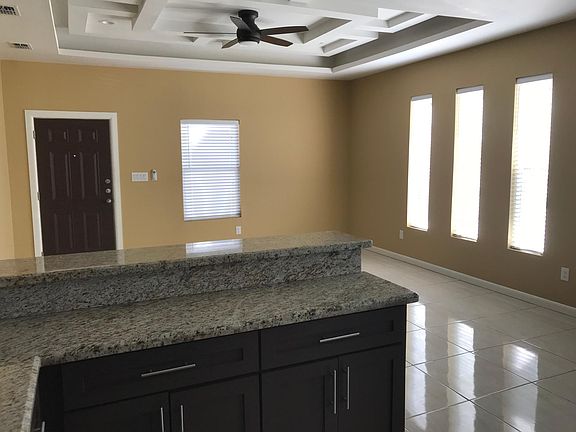 3rd image of 1001 E La Cantera Ave APT 1