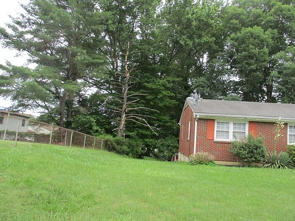 3rd image of 140 Burwood Pl