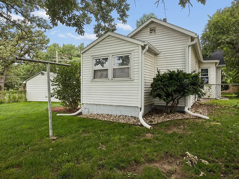 425 Bancroft St — Photo 21