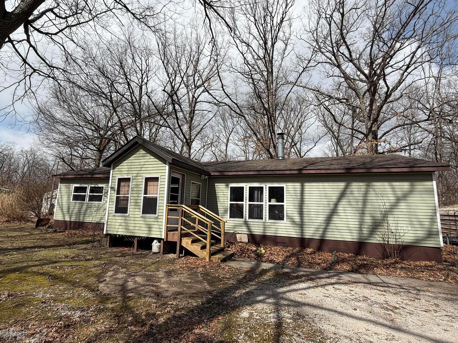 4256 Jonathan Dr photo 1