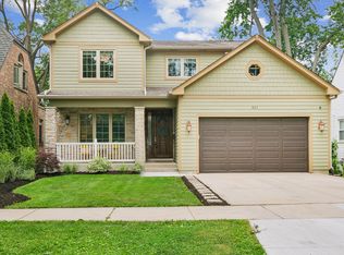 824 N Ridge Ave, Arlington Heights, IL 60004