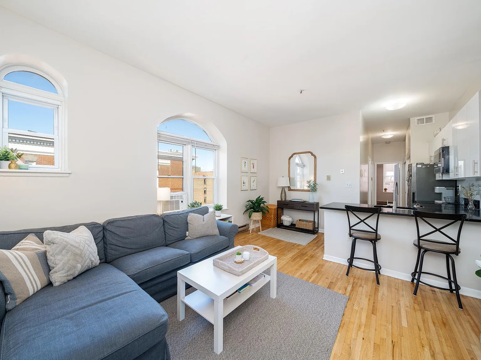 2 bed, $3,000 — Photo 3