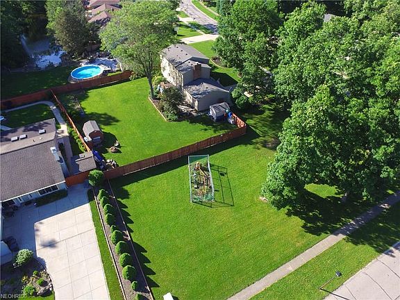5th image of 16883 Lanier Ave