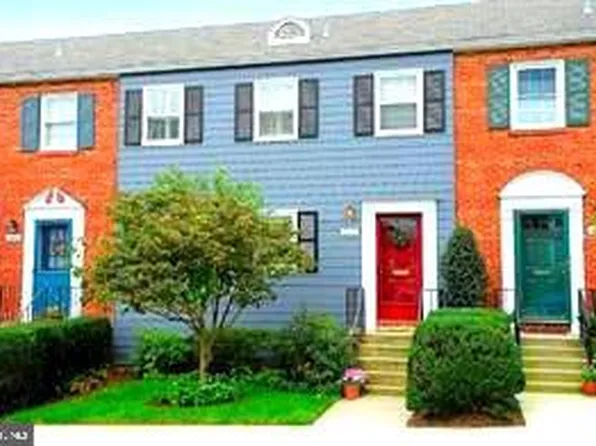 5042 Bradley Blvd, Chevy Chase, MD 20815