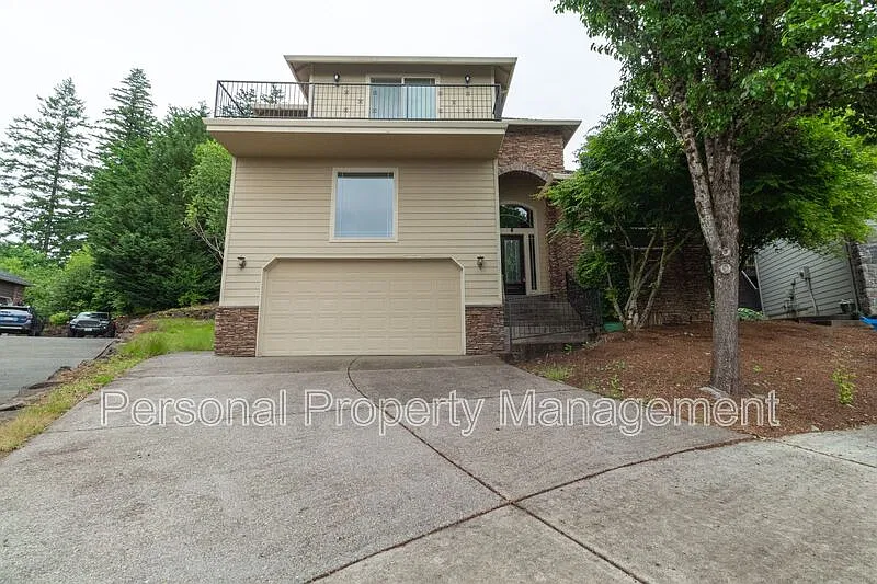 4 bed, 2.5 bath, 2797 sqft, $3,295 — Photo 1