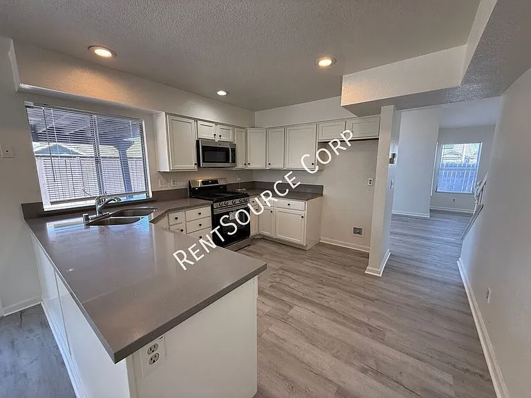 3559 E Avenue R14 — Photo 9